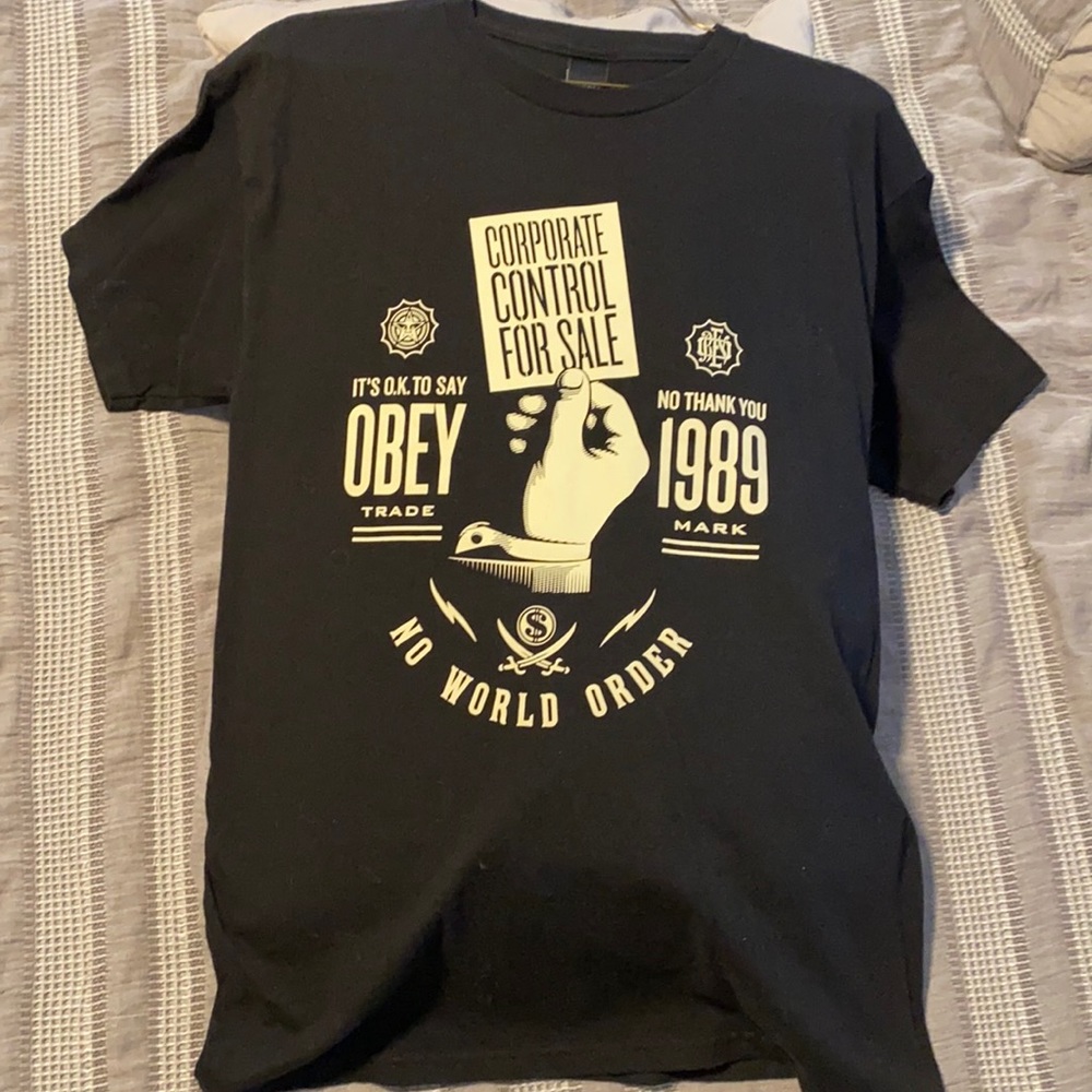 Obey graphic tee. Medium
